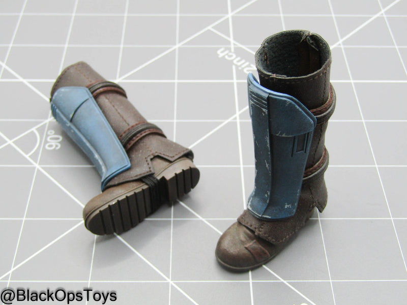 Load image into Gallery viewer, Star Wars Bo Katan - Female Boots (Peg Type)
