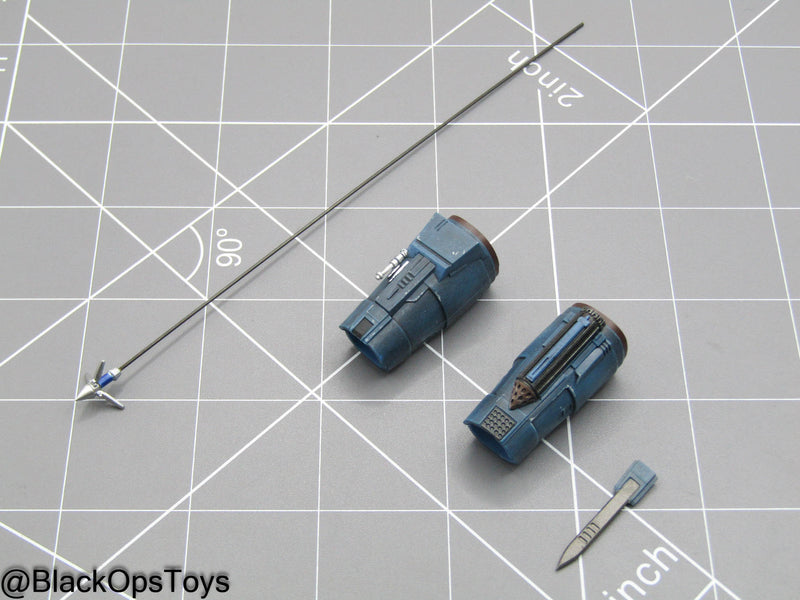 Load image into Gallery viewer, Star Wars Bo Katan - Gauntlets w/Grappling Hook
