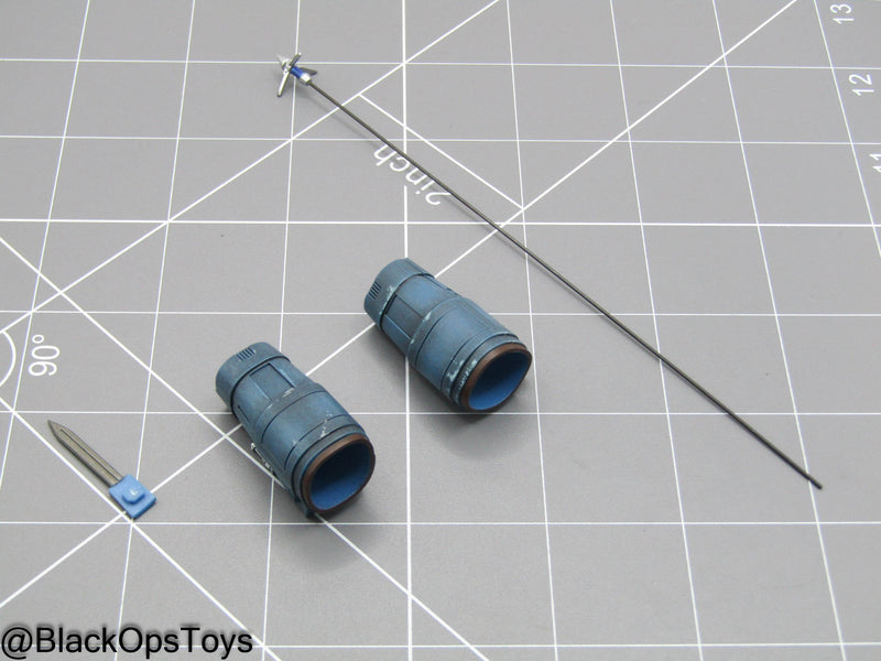Load image into Gallery viewer, Star Wars Bo Katan - Gauntlets w/Grappling Hook
