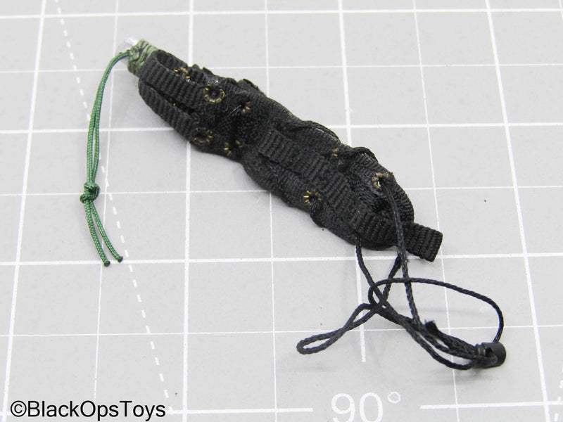 Load image into Gallery viewer, Knife w/OD Green Hilt &amp; Black Holster
