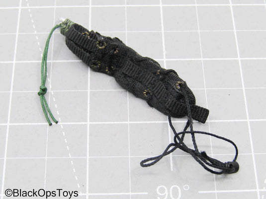 Knife w/OD Green Hilt & Black Holster