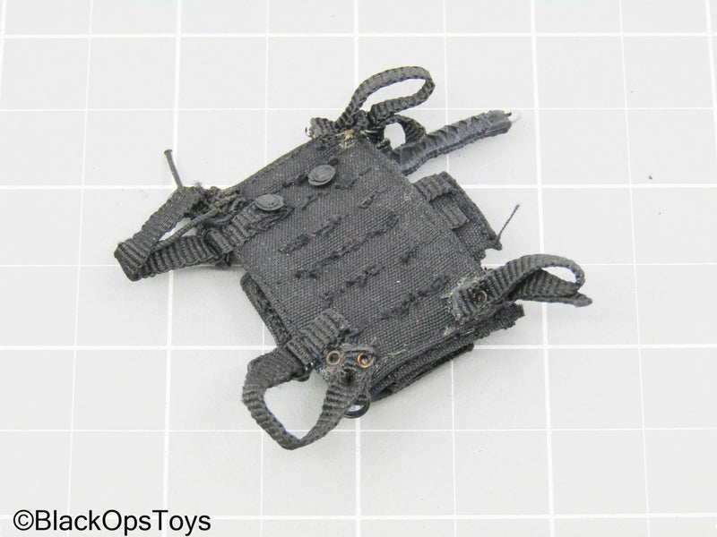 Load image into Gallery viewer, GI JOE Snake Eyes MOLLE Black Pouch w/Knife (Hot Toys)
