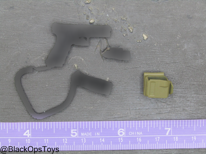 Load image into Gallery viewer, Pistol w/Tactical Light &amp; Holster
