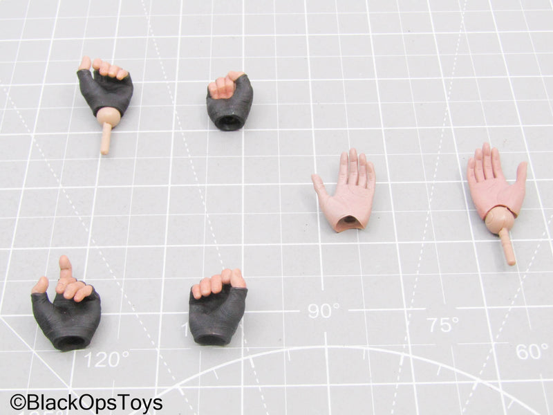 Load image into Gallery viewer, Black Gloved Hands (x4) &amp; Regular Hands (x2) w/Pegs
