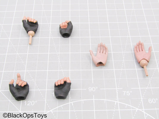 Black Gloved Hands (x4) & Regular Hands (x2) w/Pegs