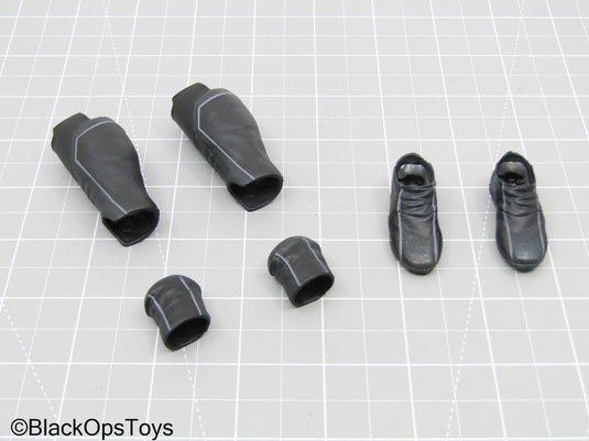 Black Shin Guards & Shoe Set (Peg Type) (Hot Toys)