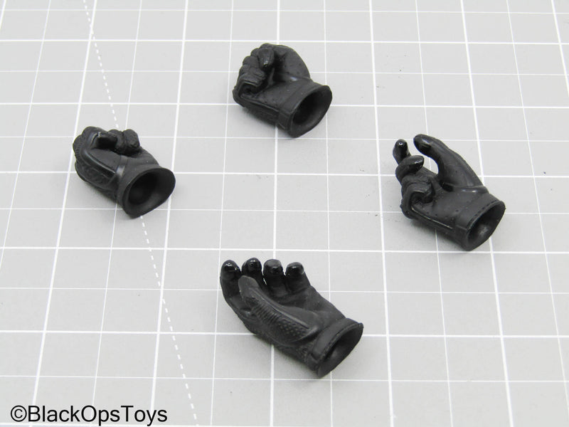 Load image into Gallery viewer, Batman Gloved Hand Set (Hot Toys)
