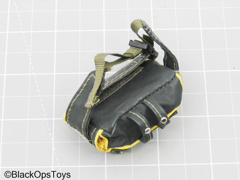 Load image into Gallery viewer, Black &amp; Yellow Fanny Pouch (Hot Toys)
