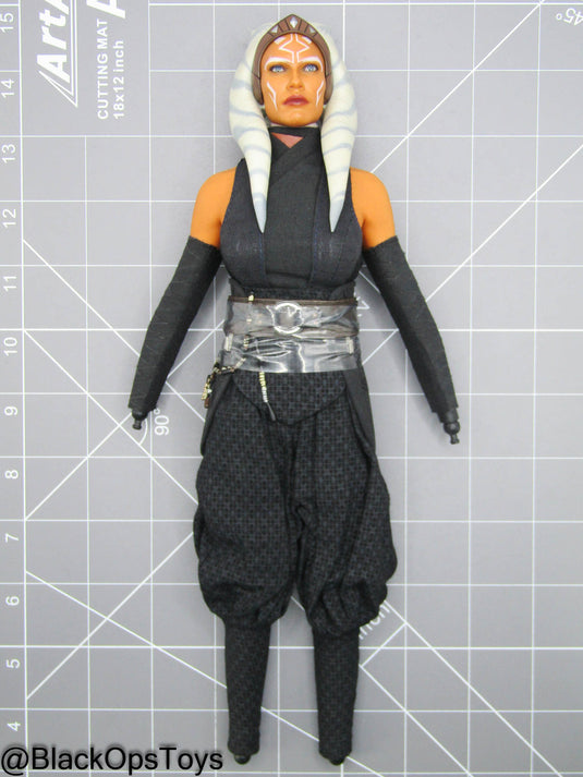 Star Wars Ahsoka Tano DX - Orange Female Body w/Jedi Uniform Set