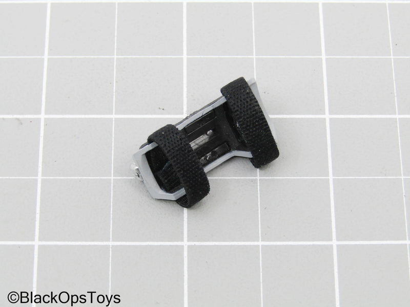 Load image into Gallery viewer, Grey Arm Gauntlet w/Hidden Switchblade (Hot Toys)
