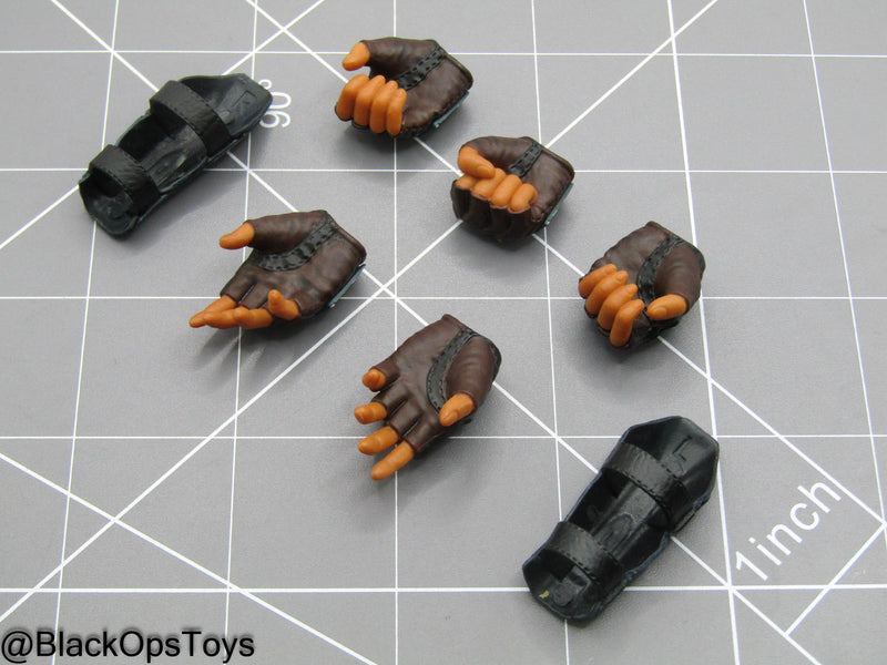 Load image into Gallery viewer, Star Wars Ahsoka Tano DX - Female Fingerless Gloved Hand Set
