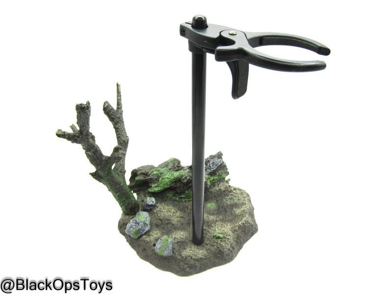 Load image into Gallery viewer, Star Wars Ahsoka Tano DX - Base Figure Forest Diorama Stand
