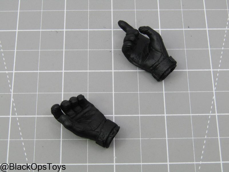 Load image into Gallery viewer, Code 627 - Black Gloved Hand Set

