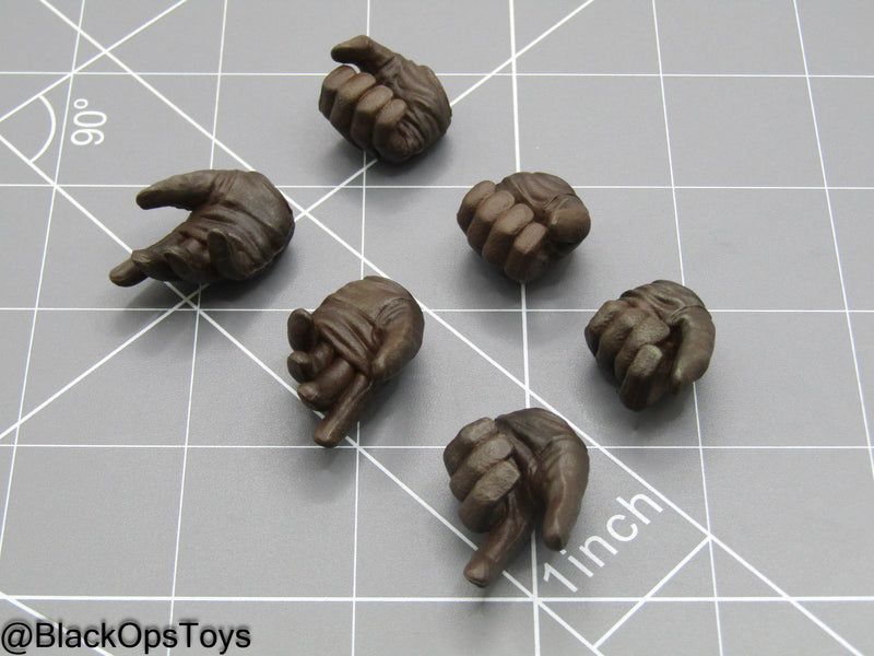 Load image into Gallery viewer, Star Wars - The Armorer - Female Gloved Hand Set
