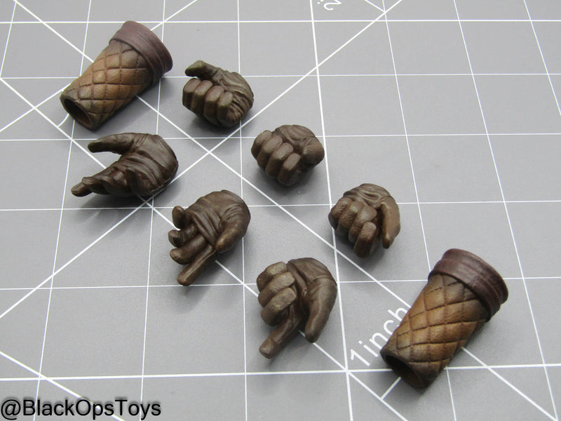 Load image into Gallery viewer, Star Wars - The Armorer - Female Gloved Hand Set w/Gauntlets

