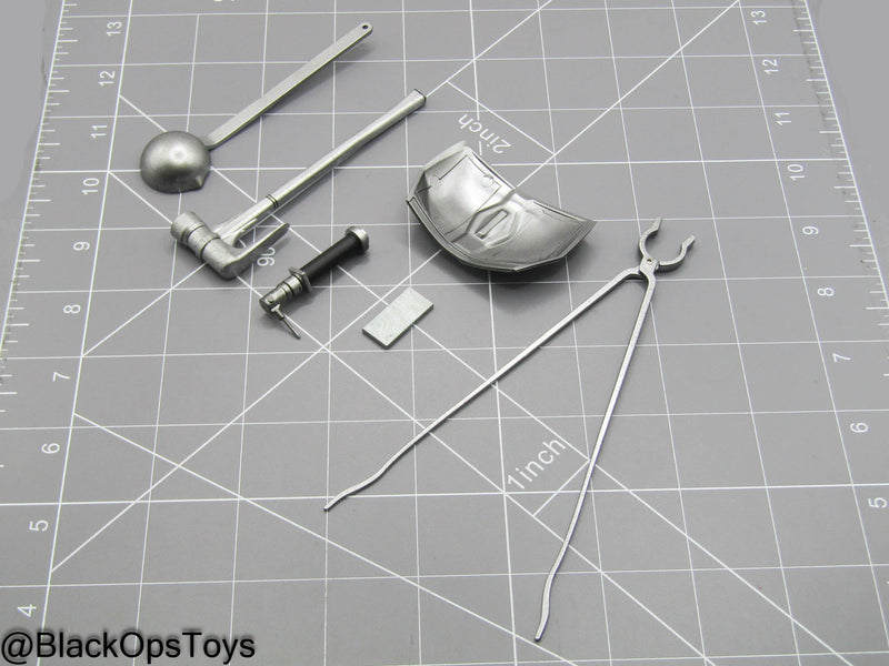 Load image into Gallery viewer, Star Wars - The Armorer - Armor Smithing Set

