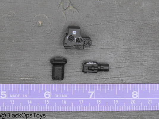 PMC - Weapon Specialist S - Holo Sight, Foregrip, & Tactical Light Set