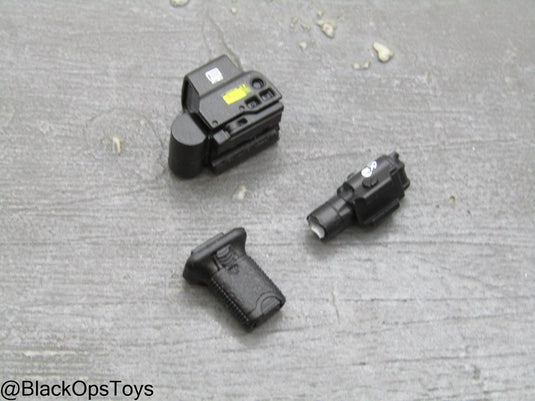 PMC - Weapon Specialist S - Holo Sight, Foregrip, & Tactical Light Set
