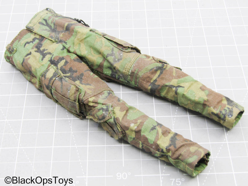 Load image into Gallery viewer, Multicam Camo Combat Pants (DAM Toys) (READ DESC)
