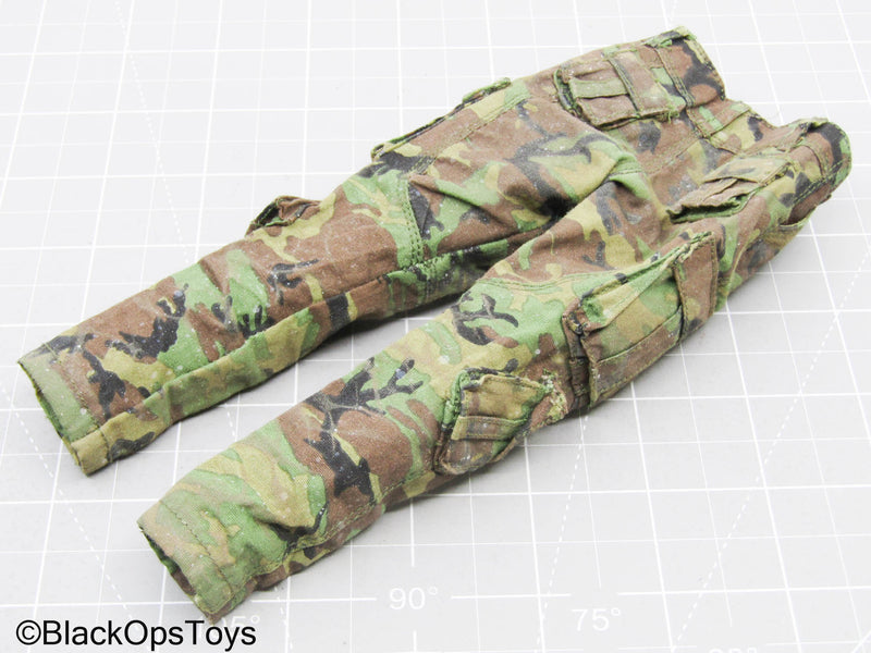 Load image into Gallery viewer, Multicam Camo Combat Pants (DAM Toys) (READ DESC)
