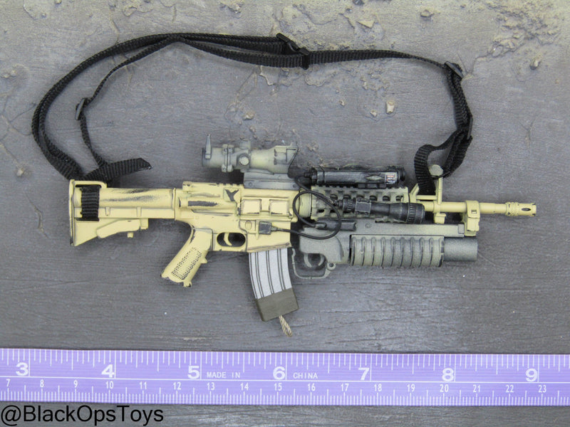 Load image into Gallery viewer, Weathered Tan M4 Assault Rifle w/M28 Grenade Launcher &amp; Attachment Set
