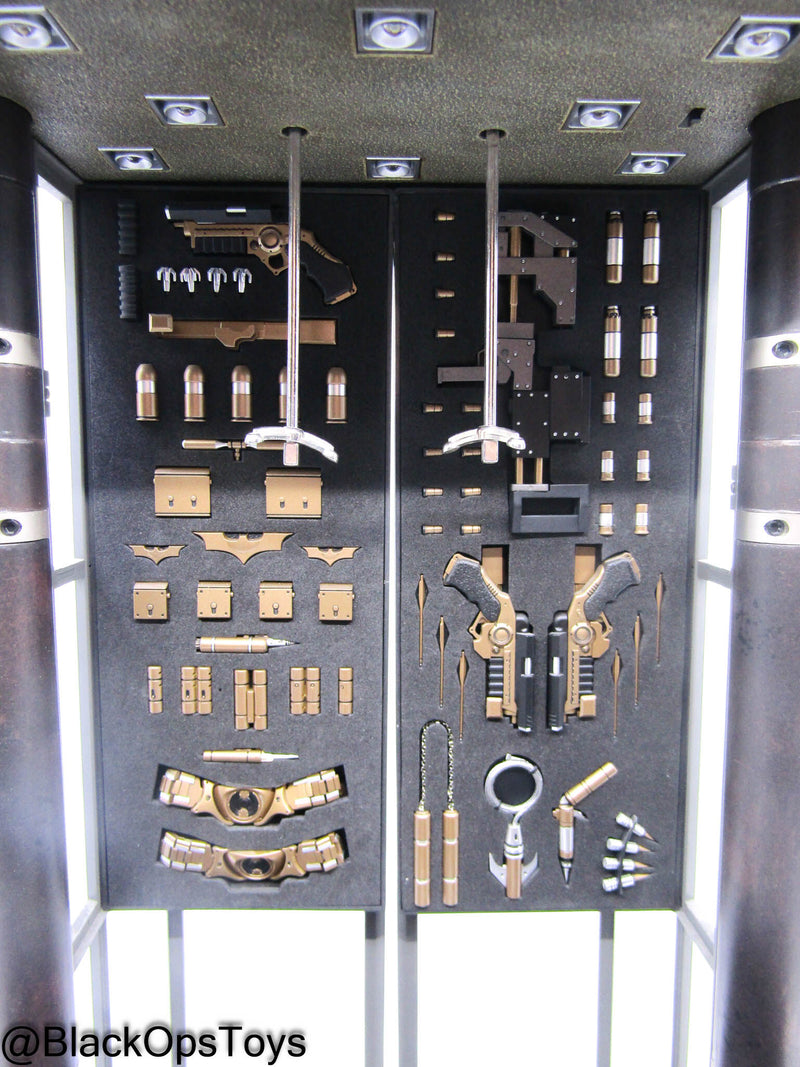 Load image into Gallery viewer, The Dark Knight - Light Up Batman Armory w/Armor &amp; Accessories
