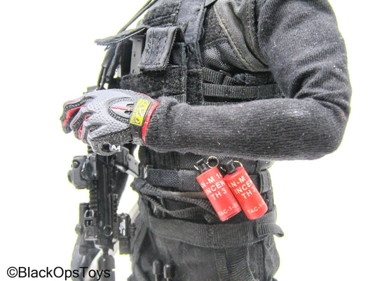 Custom Darth Maul w/Robot Legs, H&K MP7 SMG, Katana & Accessories