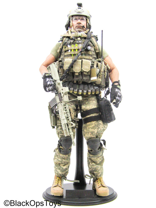 Male Full Dressed ACU Uniform w/MK 16 Rifle & Accessories