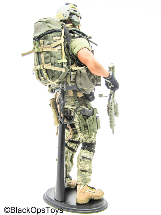 Male Full Dressed ACU Uniform w/MK 16 Rifle & Accessories