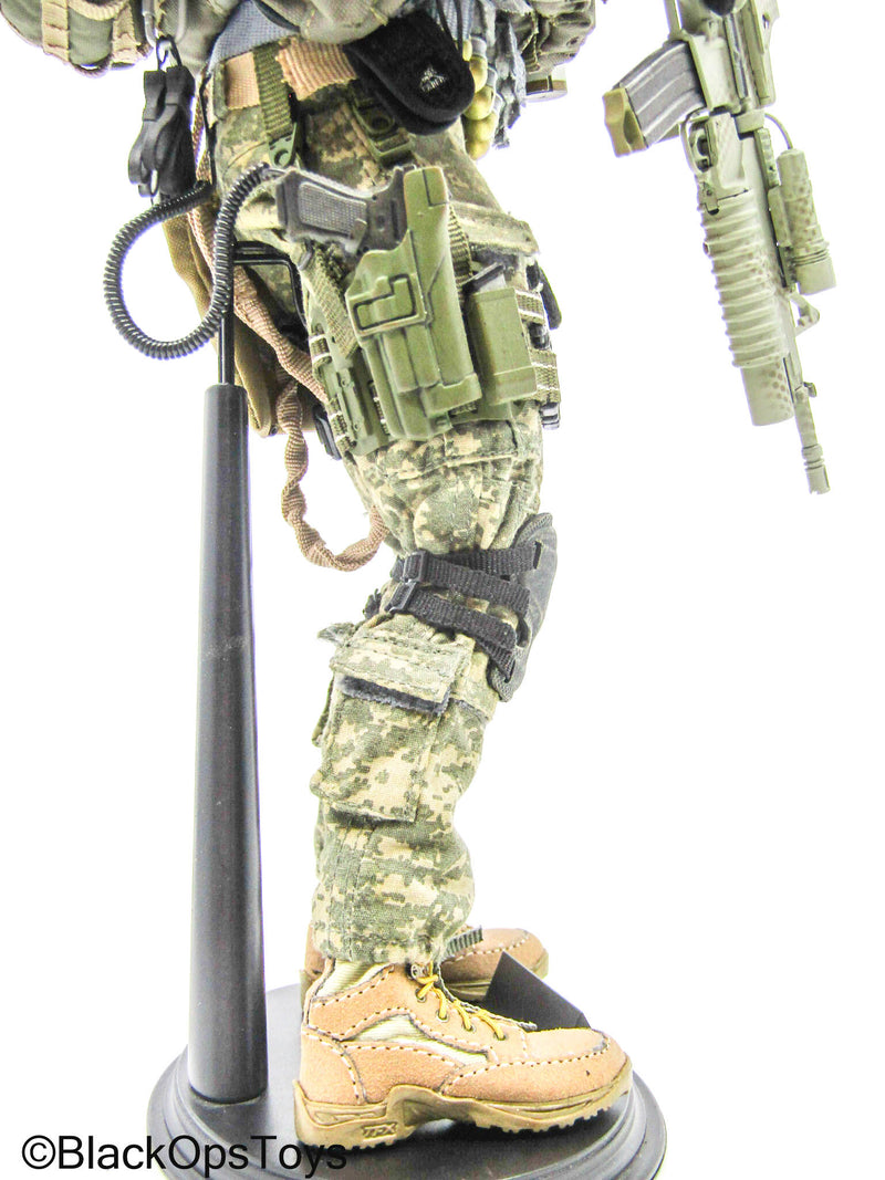 Load image into Gallery viewer, Male Full Dressed ACU Uniform w/MK 16 Rifle &amp; Accessories
