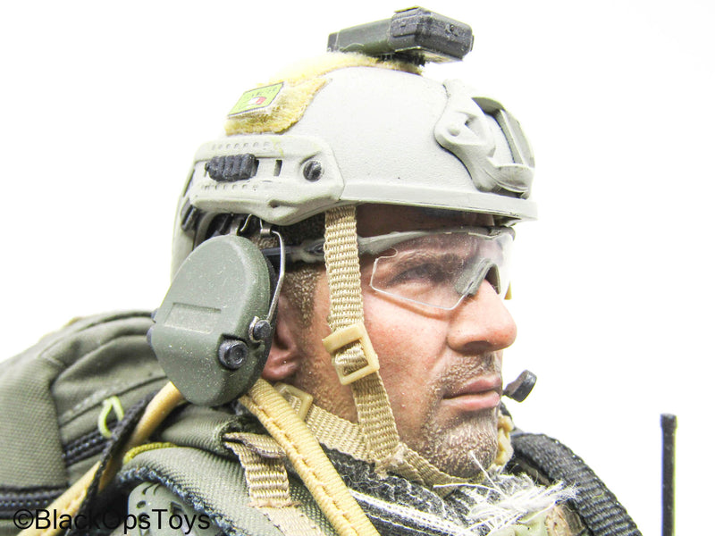 Load image into Gallery viewer, Male Full Dressed ACU Uniform w/MK 16 Rifle &amp; Accessories

