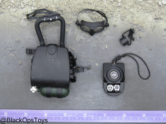 US Navy SEAL Stan - Black LAR Rebreather System