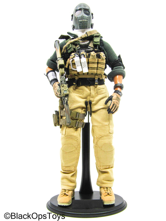 Male Full Dressed Bank Robber Uniform w/M4A1 AR & Accessories