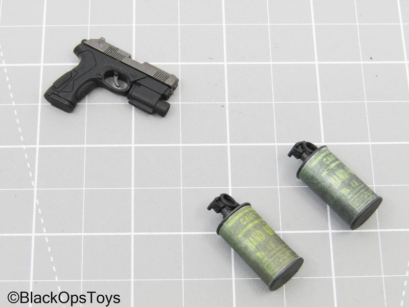 Load image into Gallery viewer, RE5 - Jill Valentine - Pistol w/Grenade Set (Hot Toys)
