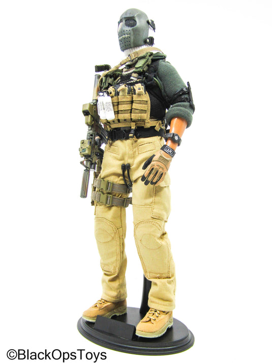 Male Full Dressed Bank Robber Uniform w/M4A1 AR & Accessories