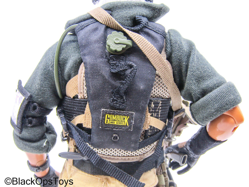 Load image into Gallery viewer, Male Full Dressed Bank Robber Uniform w/M4A1 AR &amp; Accessories
