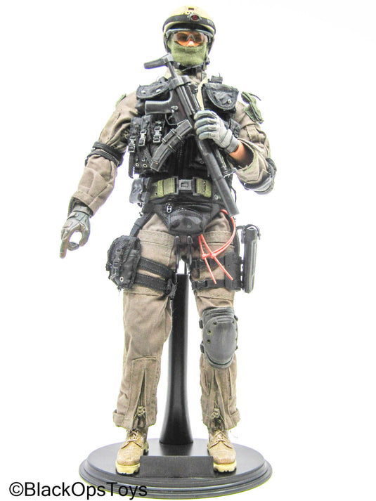 Male Full Dressed Navy SEAL Uniform w/H&K MP5 SMG & Accessories