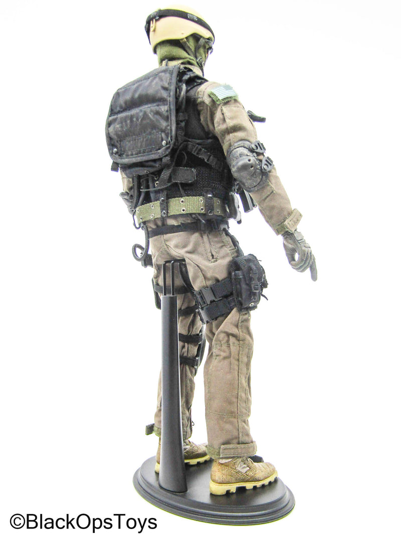 Load image into Gallery viewer, Male Full Dressed Navy SEAL Uniform w/H&amp;K MP5 SMG &amp; Accessories
