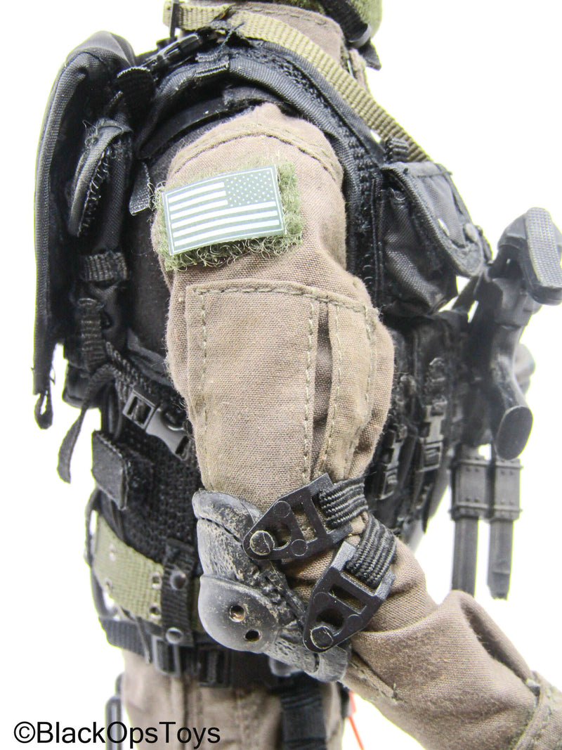 Load image into Gallery viewer, Male Full Dressed Navy SEAL Uniform w/H&amp;K MP5 SMG &amp; Accessories

