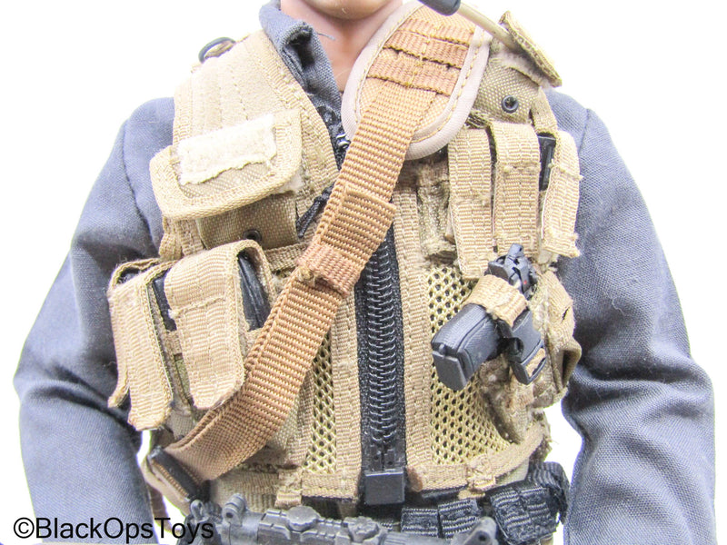 Load image into Gallery viewer, Male Full Dressed CIA SAD Uniform w/FN SCAR AR &amp; Accessories
