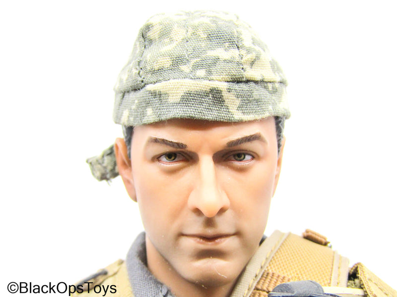 Load image into Gallery viewer, Male Full Dressed CIA SAD Uniform w/FN SCAR AR &amp; Accessories
