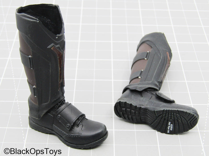 Load image into Gallery viewer, Thor - The Dark World - Black Boots w/Shin Guards (Peg Type)
