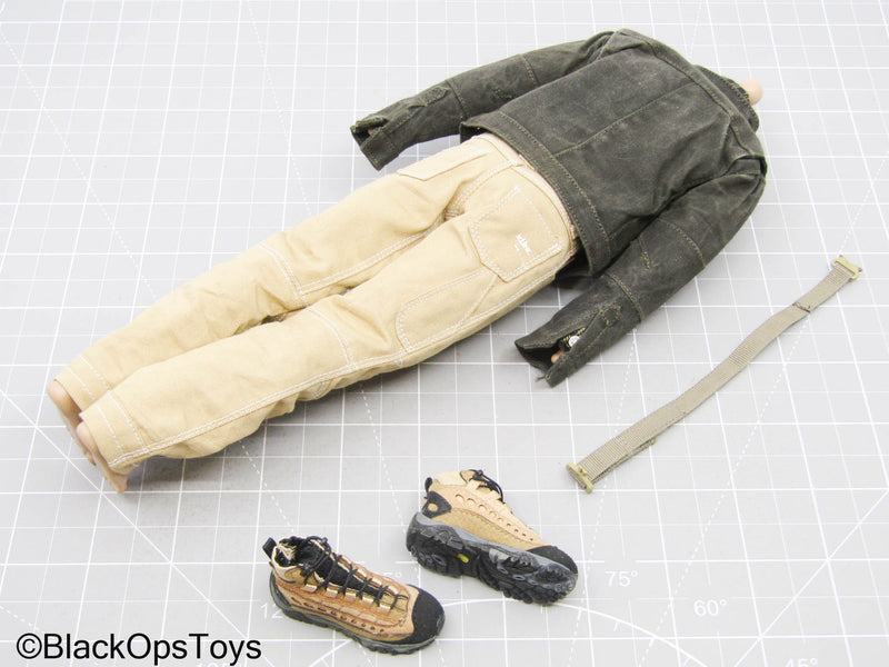 Load image into Gallery viewer, Male Full Dressed Body w/Tan Combat Shoes
