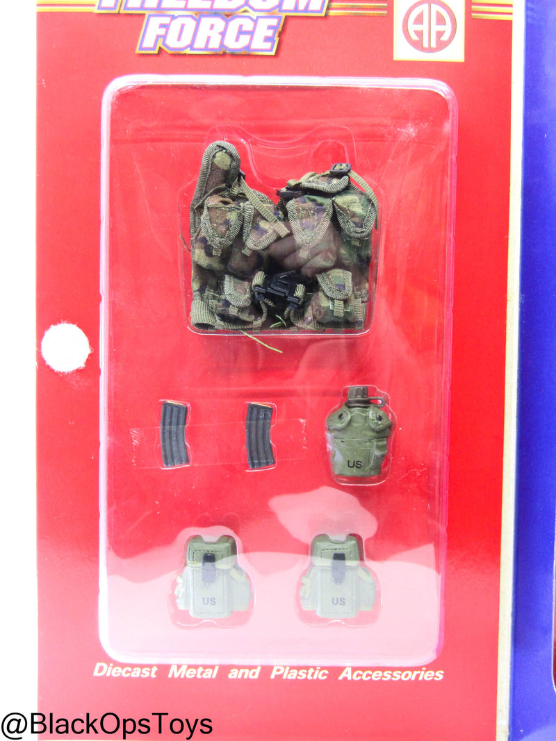 Load image into Gallery viewer, US Army 82nd Airborne - MINT IN BOX
