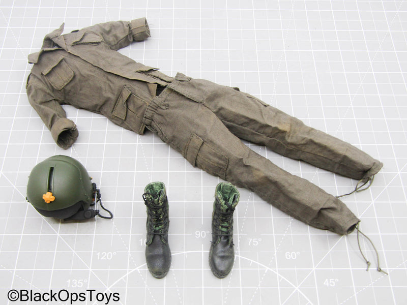Load image into Gallery viewer, Brown Button Up Shirt w/Pants, Helmet, &amp; Boots (Peg Type)
