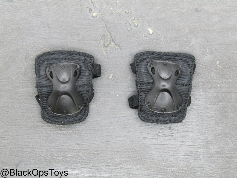 Load image into Gallery viewer, Sicario - Gillick - Black Knee Pads
