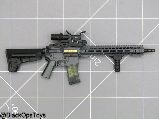 Grey AR-15 Rifle w/Attachment Set