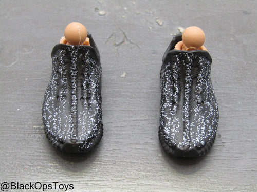 Female Black & White Sneaker Shoes (Foot Type) w/Feet