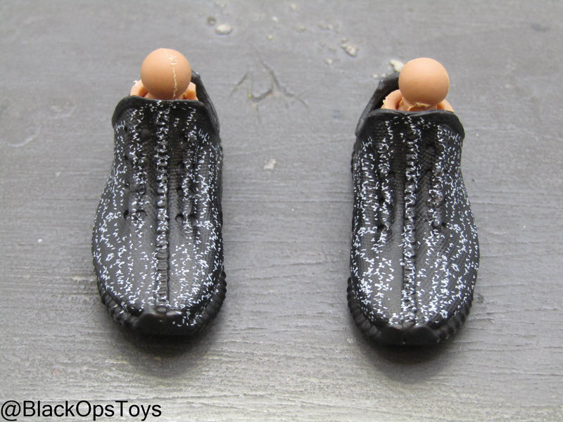 Load image into Gallery viewer, Female Black &amp; White Sneaker Shoes (Foot Type) w/Feet
