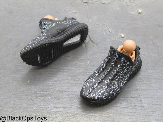 Female Black & White Sneaker Shoes (Foot Type) w/Feet